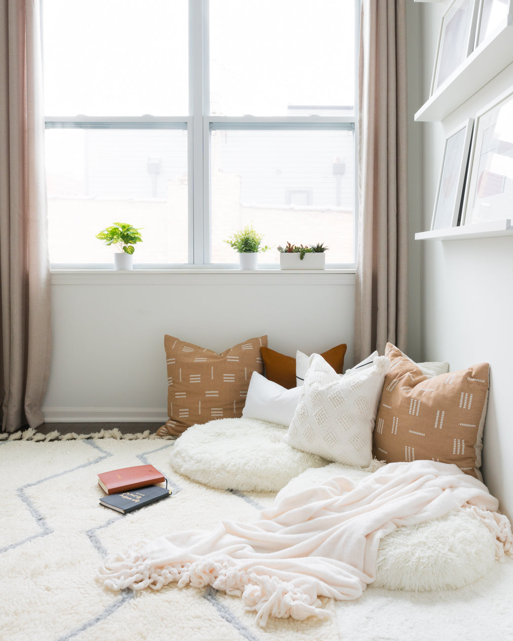 5 Ways to Style a Cozy Corner